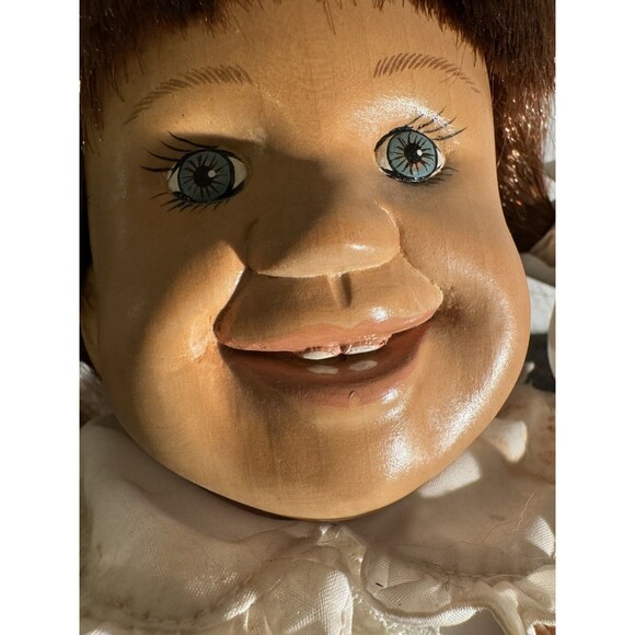 William Tung Wooden Doll Alissa Original Clothing Signed Numbered 260/1500  19” - Picture 8 of 15